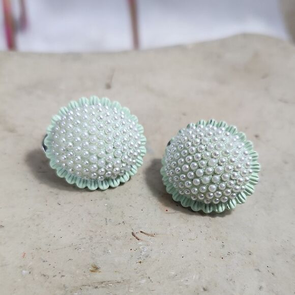 Spring Green & Mini Faux Pearl Pierced & Clip~on Earrings - Picture 1 of 7
